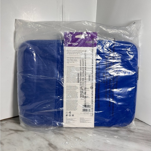 Targus Bonafide Royal Blue Laptop Sleeve - Picture 2 of 2